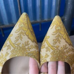 Sam Edelman Gold and Cream Flats